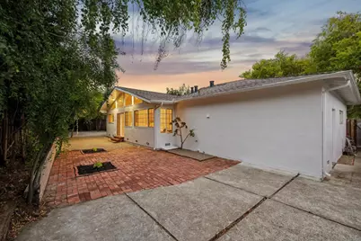 852 Ross Ct, Palo Alto, CA 94303 - Photo 3