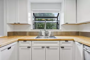 1555 Hecker Pass Rd E201, Gilroy, CA 95020 - Photo 17