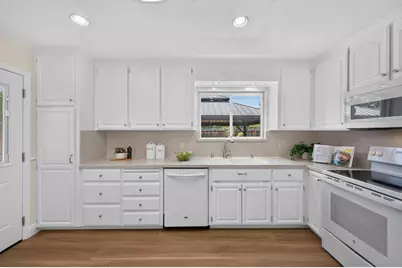 2477 Rossotto Dr, San Jose, CA 95130 - Photo 13