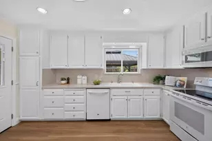 2477 Rossotto Dr, San Jose, CA 95130 - Photo 13