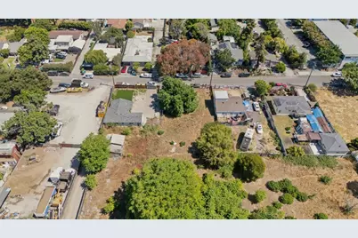 990 Garden St, East Palo Alto, CA 94303 - Photo 3