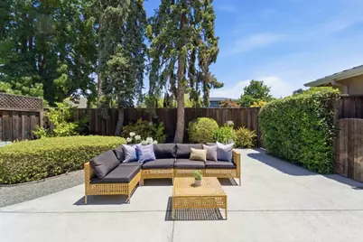 1837 Comstock Ln, San Jose, CA 95124 - Photo 17