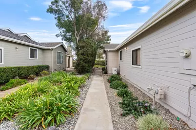 729 Helen Dr, Hollister, CA 95023 - Photo 3
