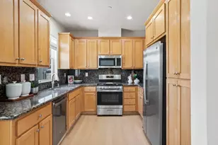 585 Amherst Terrace, Sunnyvale, CA 94087 - Photo 9