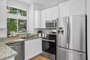 979 Pinto Palm Ter 24, Sunnyvale, CA 94087 - Photo 9
