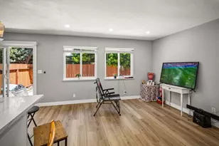 3249 Williamsburg Dr, San Jose, CA 95117 - Photo 13