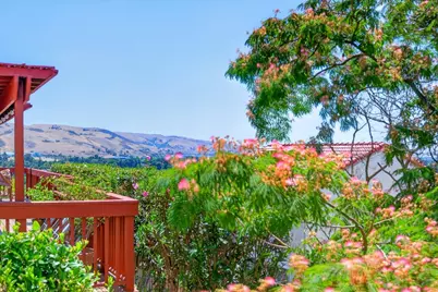 618 Skyway Dr, San Jose, CA 95111 - Photo 1