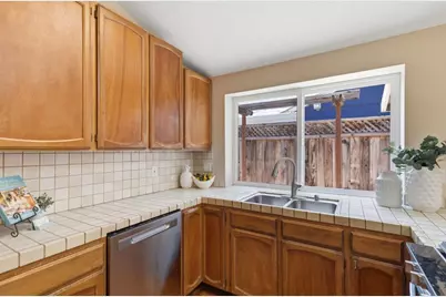 1723 Lenolt St, Redwood City, CA 94063 - Photo 9