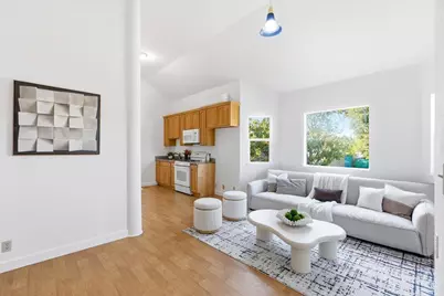 21075 Greenleaf Dr, Cupertino, CA 95014 - Photo 43