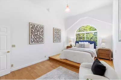 21075 Greenleaf Dr, Cupertino, CA 95014 - Photo 17