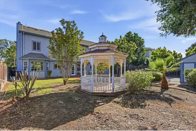 21075 Greenleaf Dr, Cupertino, CA 95014 - Photo 73