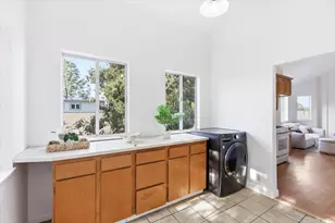 21075 Greenleaf Dr, Cupertino, CA 95014 - Photo 47