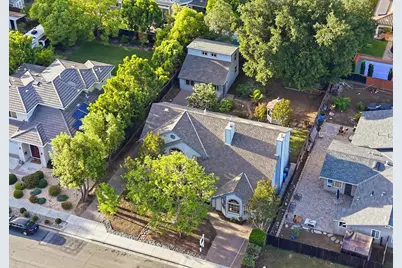 21075 Greenleaf Dr, Cupertino, CA 95014 - Photo 91