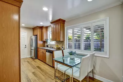 124 Oakwood Dr, Redwood City, CA 94061 - Photo 43