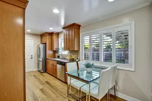 124 Oakwood Dr, Redwood City, CA 94061 - Photo 43