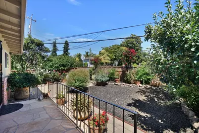 124 Oakwood Dr, Redwood City, CA 94061 - Photo 7