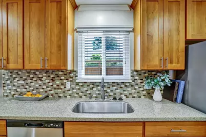 124 Oakwood Dr, Redwood City, CA 94061 - Photo 23