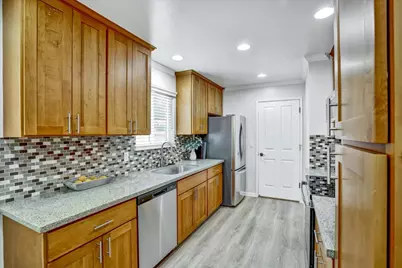 124 Oakwood Dr, Redwood City, CA 94061 - Photo 21
