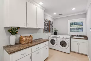 1700 Castilleja Ave, Palo Alto, CA 94306 - Photo 31