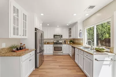 569 Gaundabert Ln, San Jose, CA 95136 - Photo 9