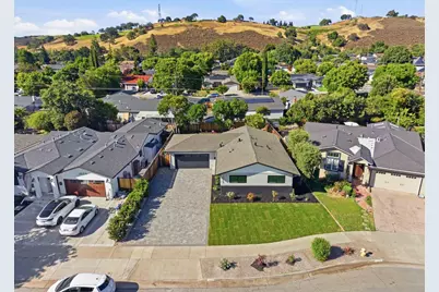 1075 Cloverbrook Dr, San Jose, CA 95120 - Photo 31