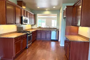 9946 Hatherton Way, Elk Grove, CA 95757 - Photo 3