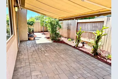 9946 Hatherton Way, Elk Grove, CA 95757 - Photo 11