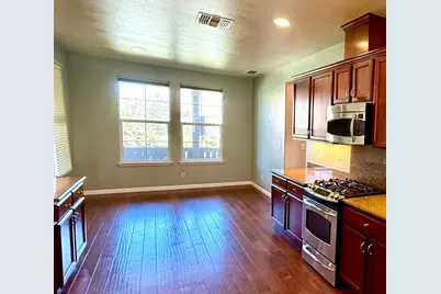 9946 Hatherton Way, Elk Grove, CA 95757 - Photo 7
