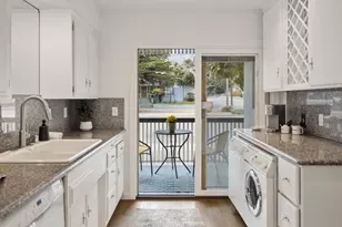 810 Lighthouse Ave 206, Pacific Grove, CA 93950 - Photo 17