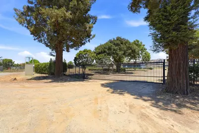 3065 Pacheco Pass Hwy, Gilroy, CA 95020 - Photo 9