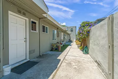 1129 Willow Rd, Menlo Park, CA 94025 - Photo 5
