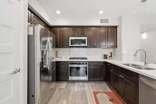 179 Llano De Los Robles Ave 1, San Jose, CA 95136 - Photo 11