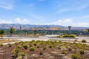 179 Llano De Los Robles Ave 1, San Jose, CA 95136 - Photo 33