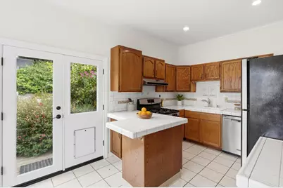 667 London St, San Francisco, CA 94112 - Photo 13