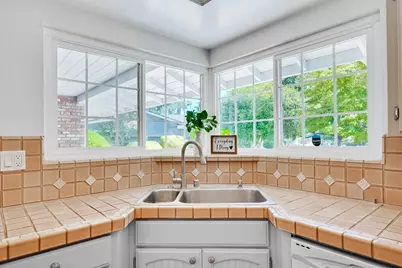 2202 Gunar Dr, San Jose, CA 95124 - Photo 13
