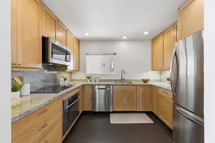 402 Portofino Dr 3, San Carlos, CA 94070 - Photo 11