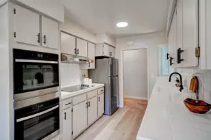 568 Leona Ln, Mountain View, CA 94040 - Photo 3