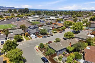 3801 Orinda Dr, San Mateo, CA 94403 - Photo 37