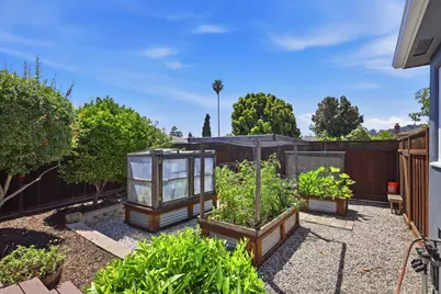 3801 Orinda Dr, San Mateo, CA 94403 - Photo 27