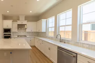 621 Santa Lucia Wy, Marina, CA 93933 - Photo 5