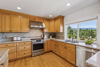 14275 Hilltop Way, Saratoga, CA 95070 - Photo 13