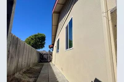737 Saint Ann Dr, Salinas, CA 93901 - Photo 9