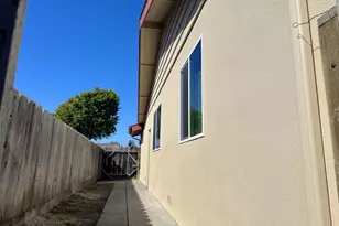 737 St Ann Dr, Salinas, CA 93901 - Photo 9