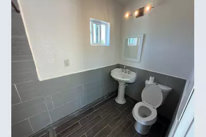 1040 Central Ave, Hollister, CA 95023 - Photo 13