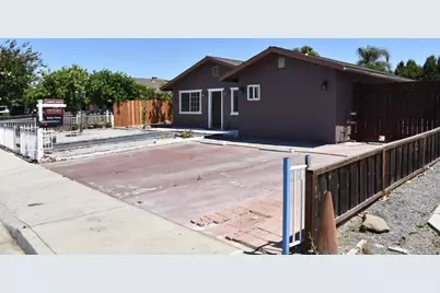 1040 Central Ave, Hollister, CA 95023 - Photo 3