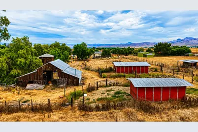 433 Mansfield Rd, Hollister, CA 95023 - Photo 43