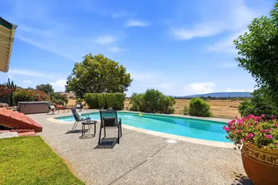 14160 Lesley Ln, San Martin, CA 95046 - Photo 3