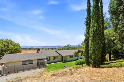 14160 Lesley Ln, San Martin, CA 95046 - Photo 7
