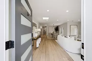 735 Coastland Dr, Palo Alto, CA 94303 - Photo 3
