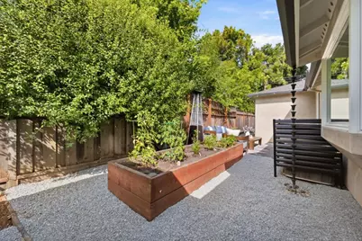 735 Coastland Dr, Palo Alto, CA 94303 - Photo 33